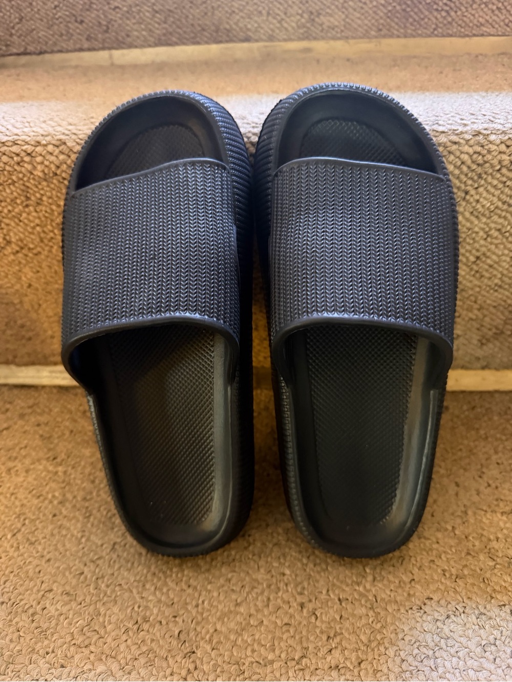Woman’s  Black Slide Sandals - Comfortable Everyday Slip-Ons like new